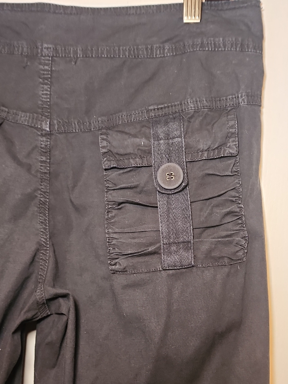 Wearables Black Cargo Drawstring Capri Pants, Sz. S - Picture 9 of 12